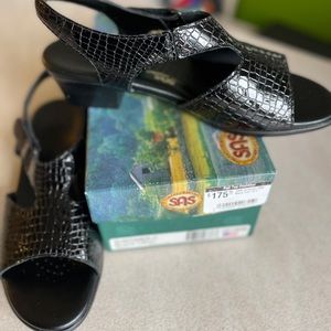 NWT 🎉 SAS Tri Pad black sandals